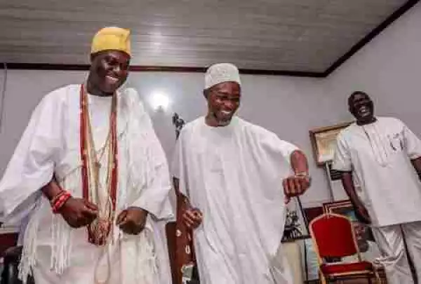 See What Aregbesola Did Today When Ooni Of Ife Paid Him Condolence Visit (Photos)